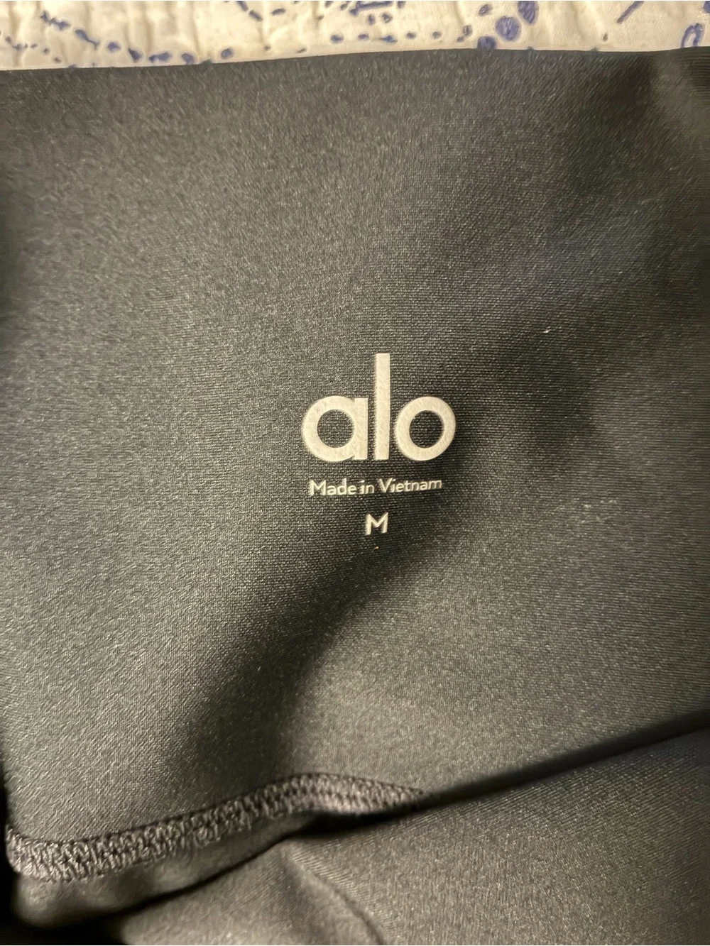 ALO High Waist Airlift 7/8 Leggings - size medium